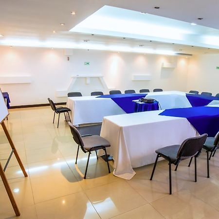 Aw Hotel Connect 33 Bogota Bagian luar foto