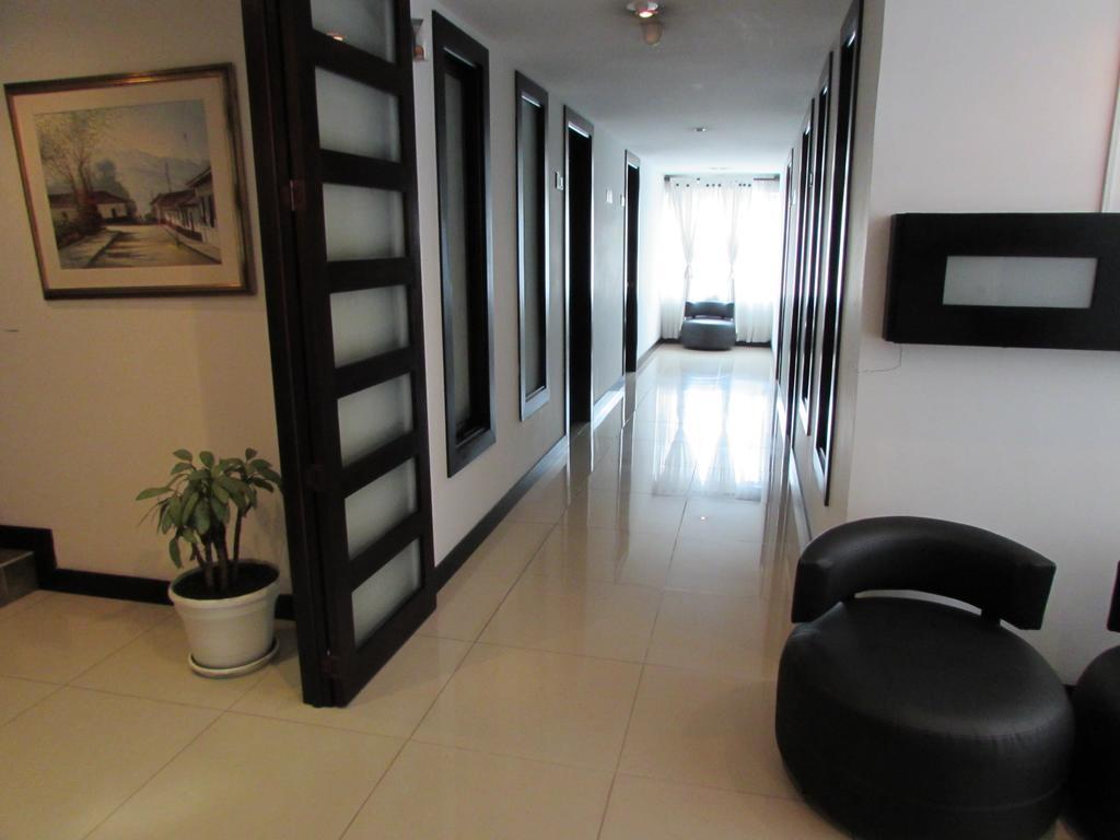 Aw Hotel Connect 33 Bogota Bagian luar foto