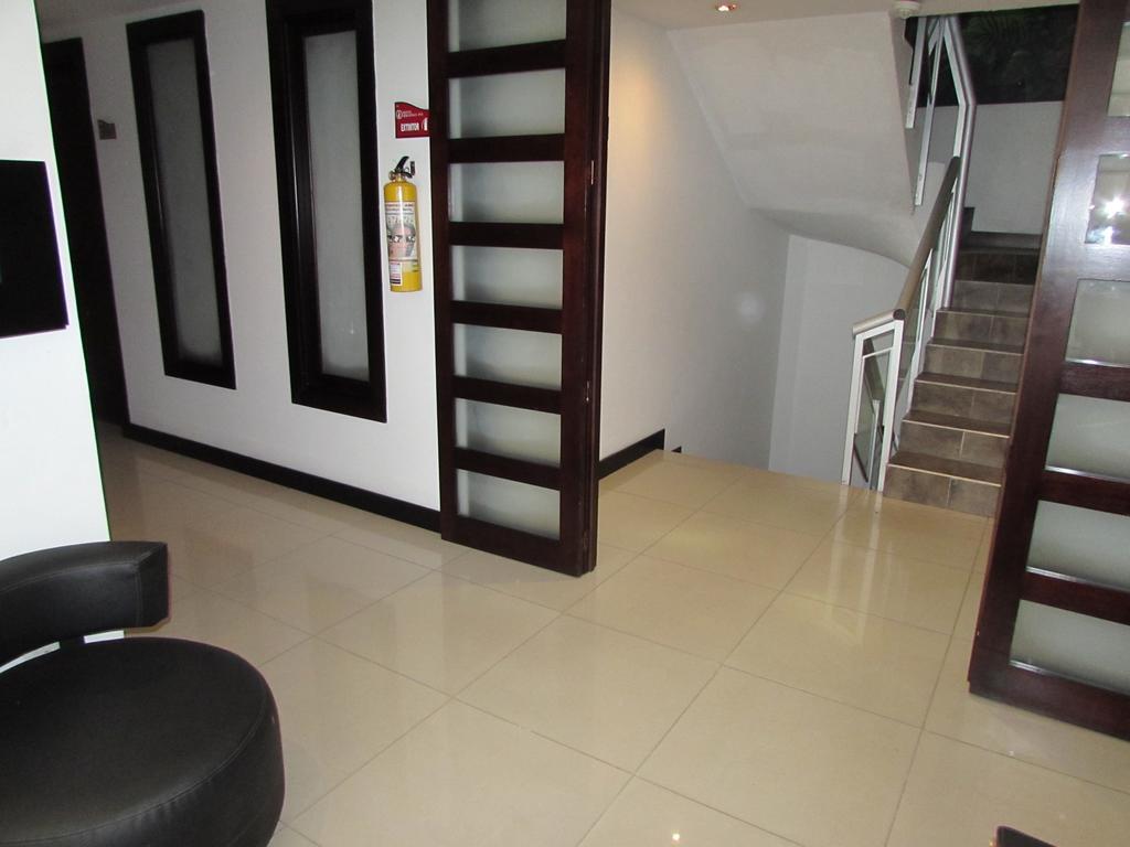 Aw Hotel Connect 33 Bogota Bagian luar foto
