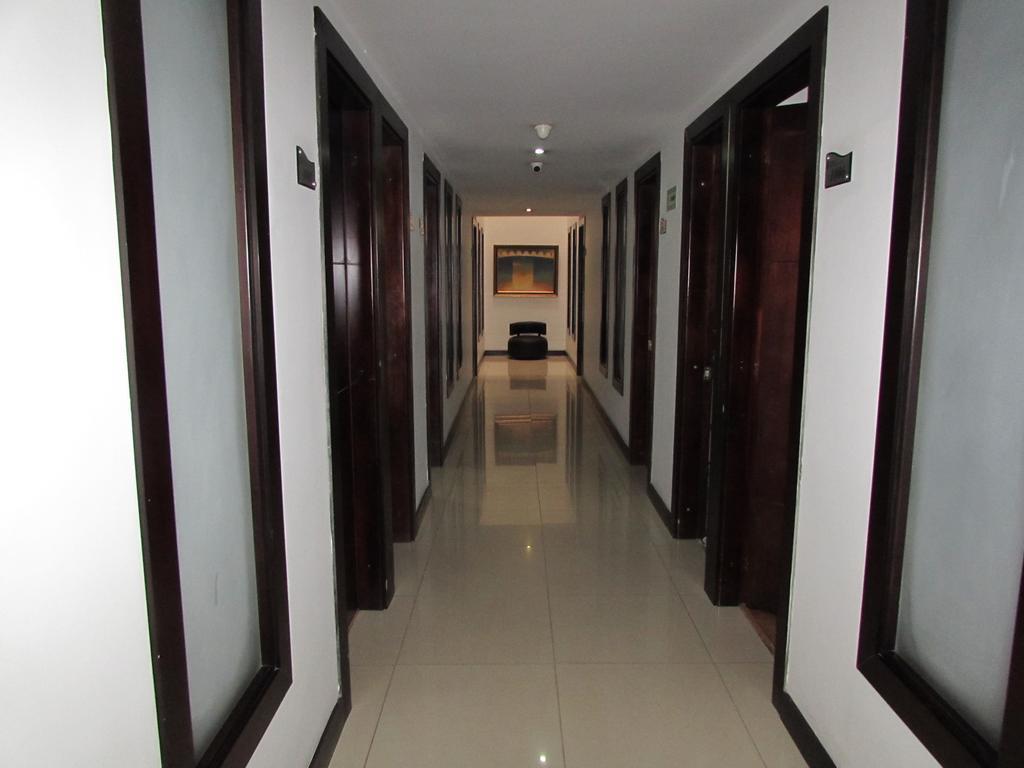 Aw Hotel Connect 33 Bogota Bagian luar foto