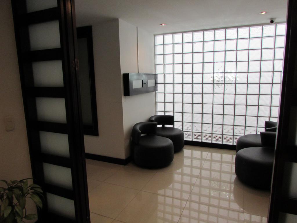 Aw Hotel Connect 33 Bogota Bagian luar foto
