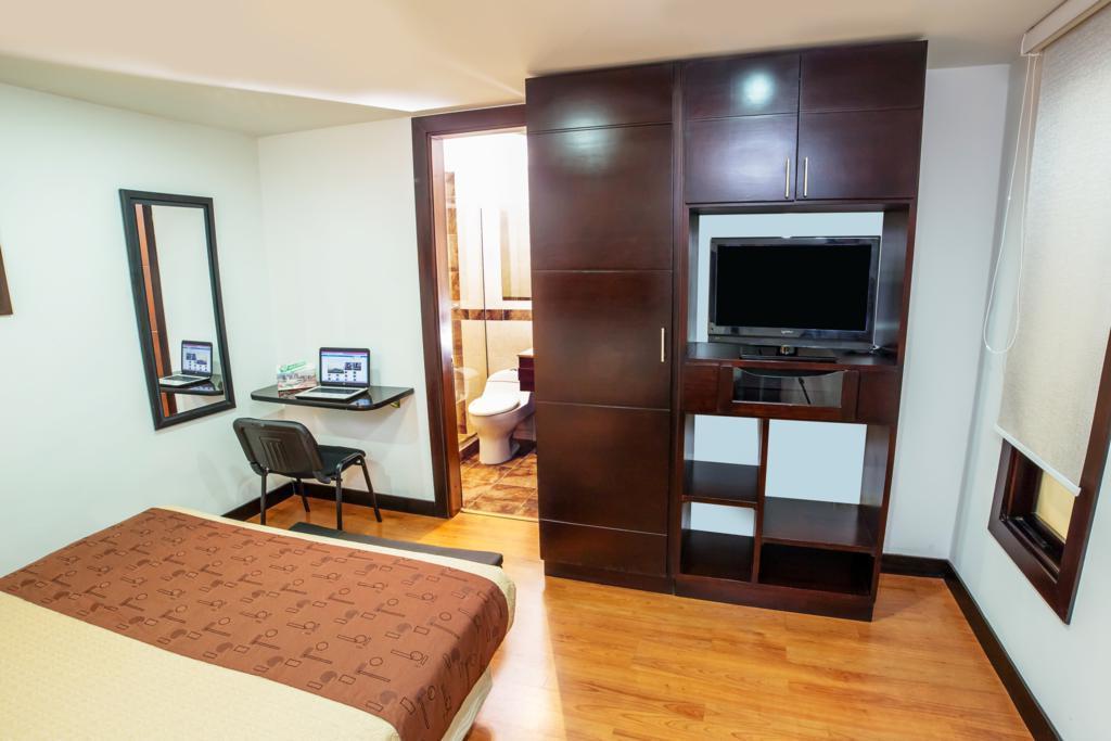 Aw Hotel Connect 33 Bogota Bagian luar foto