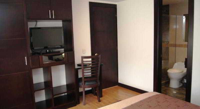 Aw Hotel Connect 33 Bogota Bagian luar foto