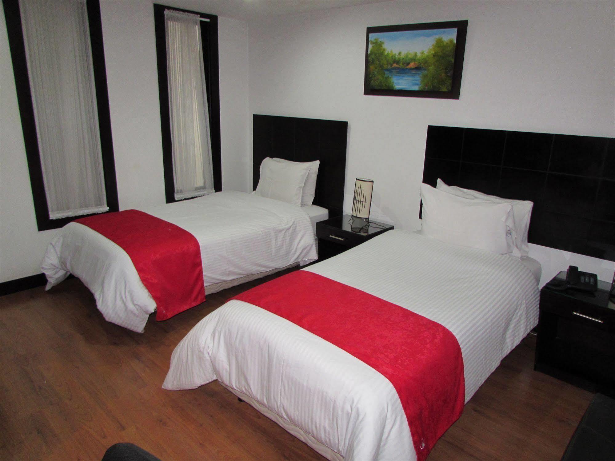 Aw Hotel Connect 33 Bogota Bagian luar foto