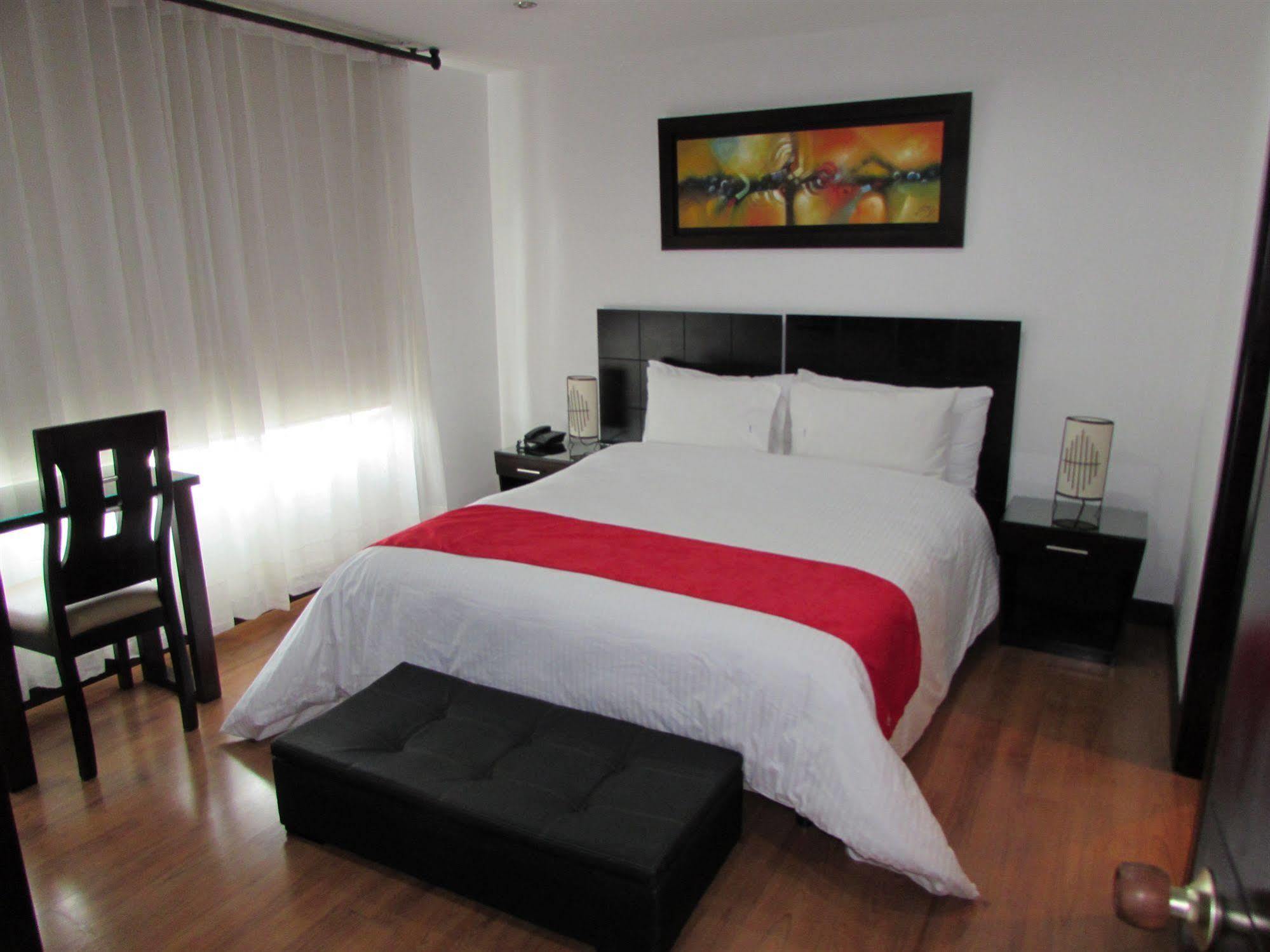 Aw Hotel Connect 33 Bogota Bagian luar foto