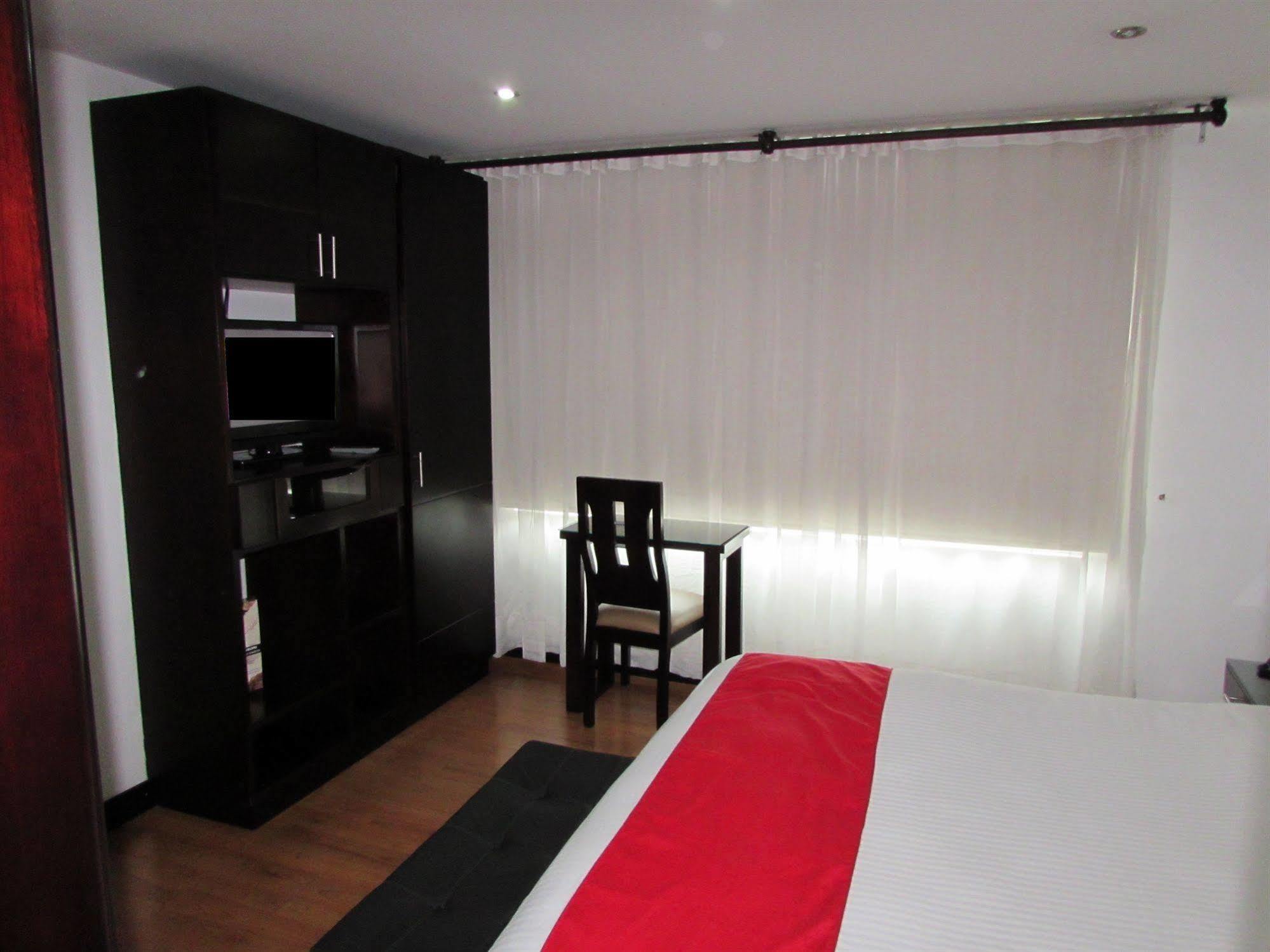 Aw Hotel Connect 33 Bogota Bagian luar foto
