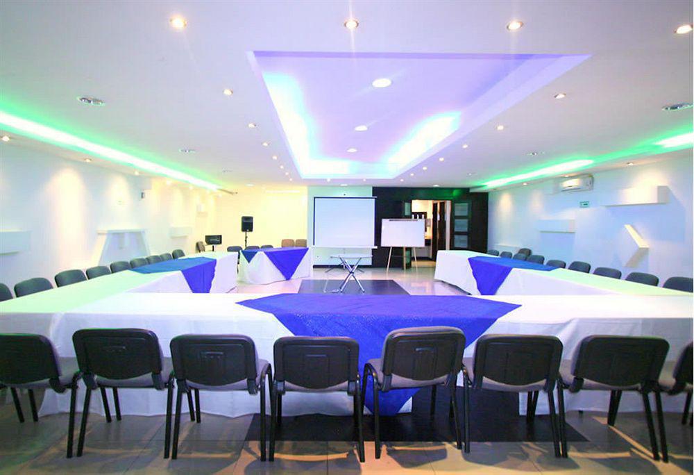 Aw Hotel Connect 33 Bogota Bagian luar foto